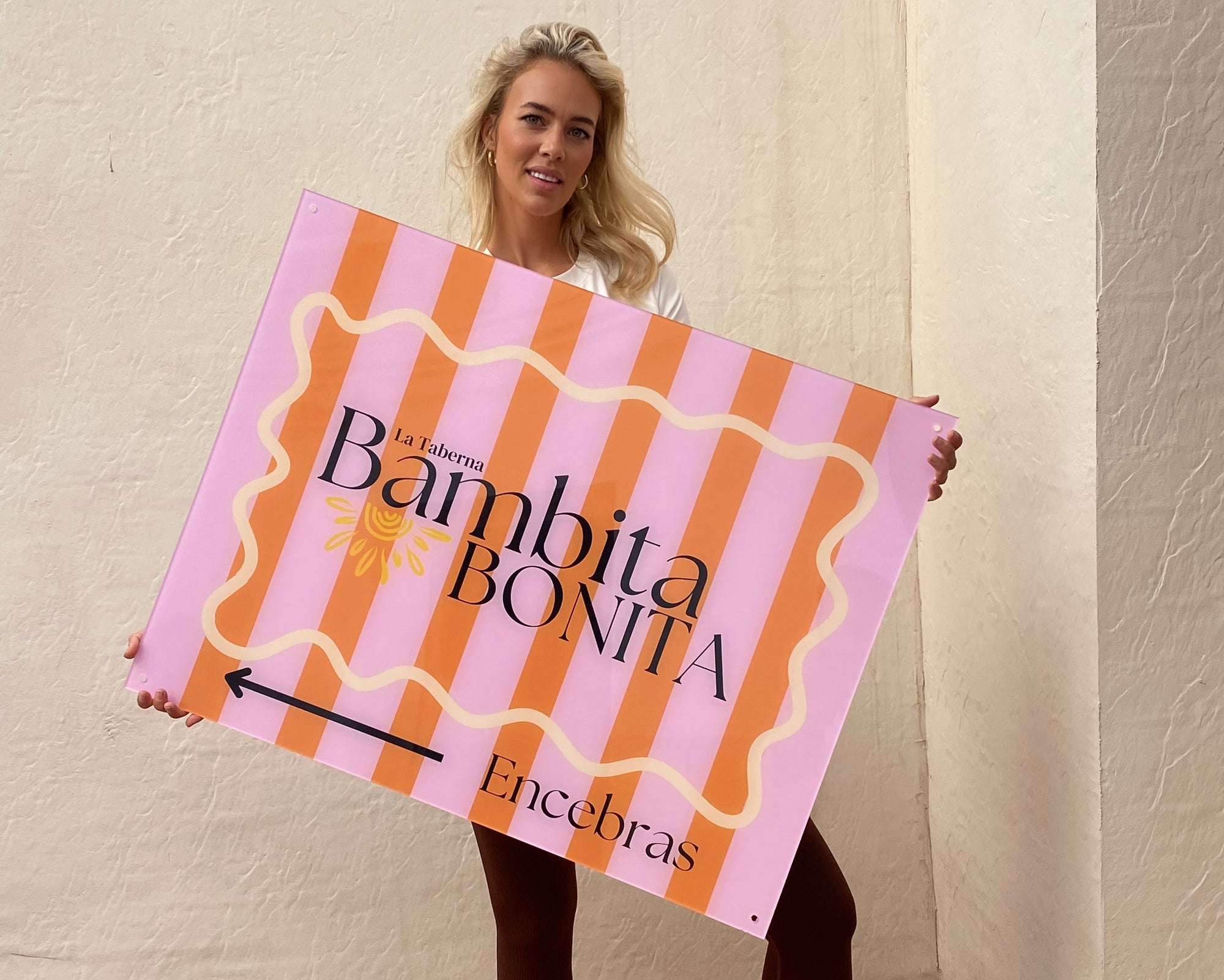 Kun je terecht voor kleding bedrukken, kleding borduren, DTF transfers, bedrijfskleding, werkkleding, sportkleding, merchandise en promotiekleding aan de Costa Blanca. 